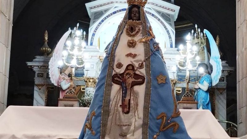 Inicio de las fiestas marianas con  el regreso de la Virgen a La Gruta