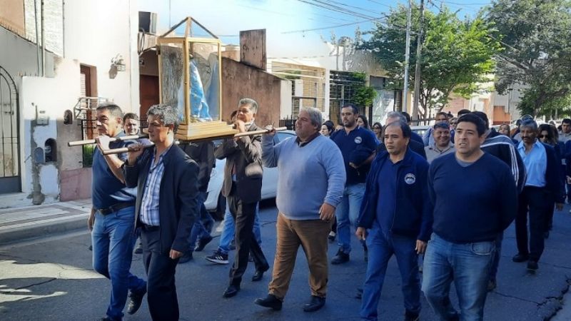 Universitarios peregrinaron  para honrar a la Madre Morena