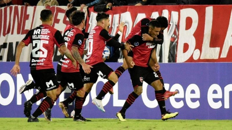 Goleadas de Newell’s y Estudiantes en la Sudamericana