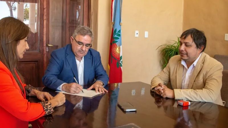 Formalizan la entrega de los terrenos del Parque Industrial a Tinogasta