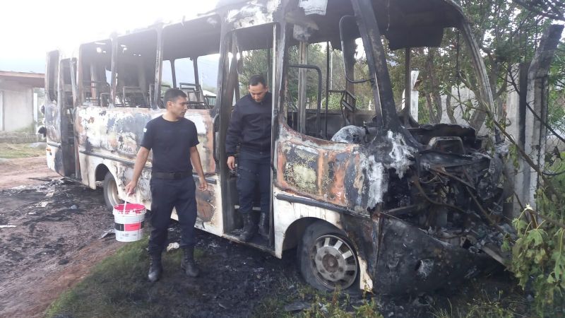 Se quemó un colectivo en La Puerta