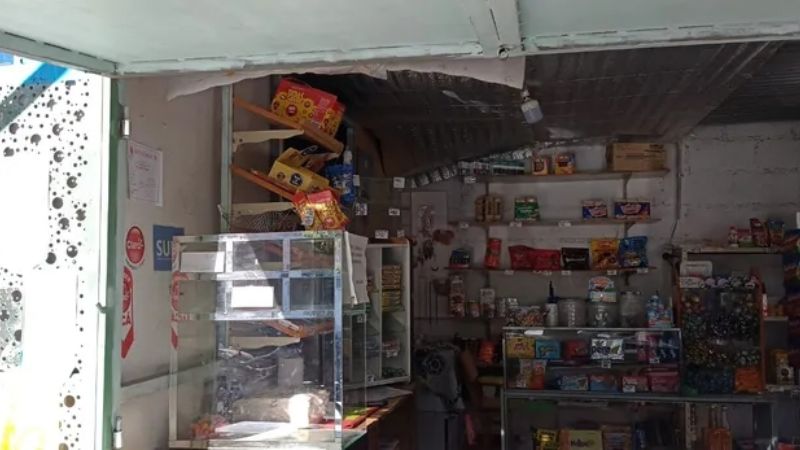 Robo y destrozos en comercio frente a OSEP