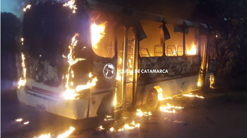 Se quemó un colectivo en La Puerta