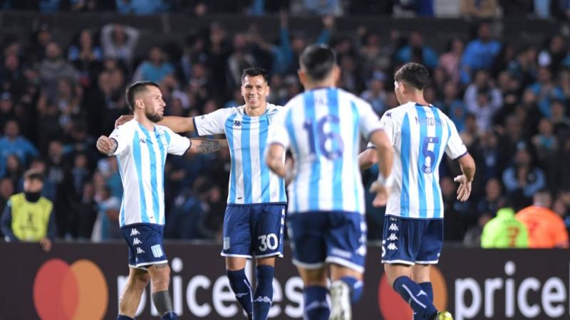 Le costó, pero Racing venció al Aucas, en Avellaneda