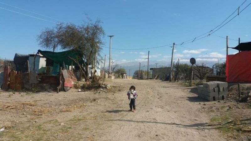 Vecinos reclaman falta de acceso a servicios