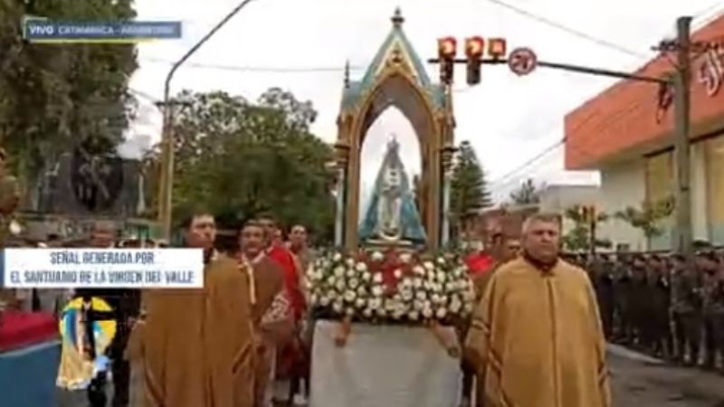Bajo la lluvia se realizó la Procesión de la Virgen