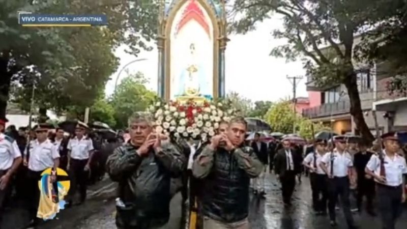 Bajo la lluvia se realizó la Procesión de la Virgen