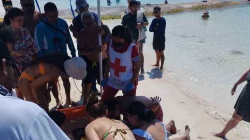 Turista argentino murió en las costas de Isla Mujeres por un posible infarto