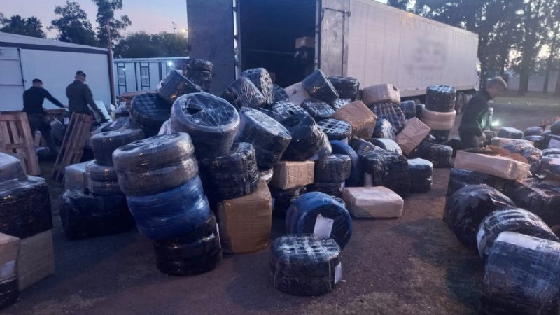 Gendarmería secuestró encomiendas clandestinas y más de 26 millones de pesos