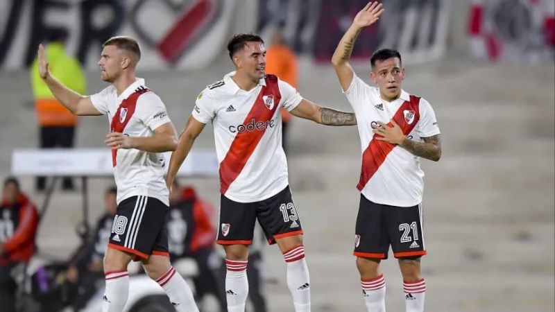 River venció a Independiente y mantiene la ventaja