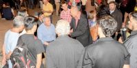 EL VICEGOBERNADOR DUSSO, reunido con vecinos de la Capital, en la Cruz Negra.