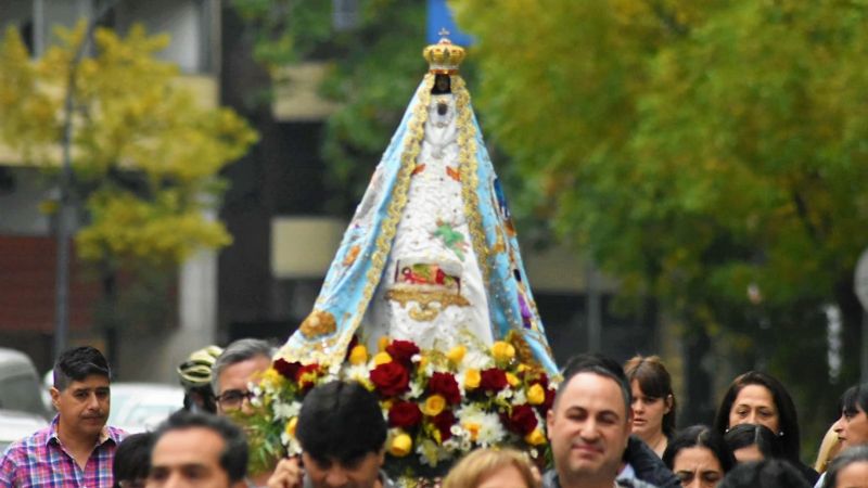 Histórica y emotiva procesión de la Virgen del Valle en CABA
