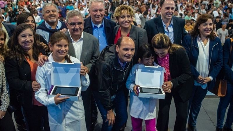 Anuncian la instalación de nuevas redes de fibra óptica