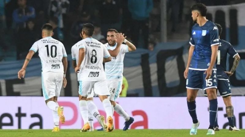 Dura caída de Racing 1-3, ante Atlético Tucumán
