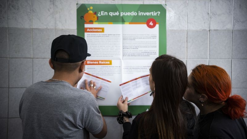 Educación financiera: 7.000 becas para jóvenes de todo el país