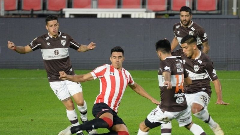 Dos juegos con interés en el fondo de la tabla