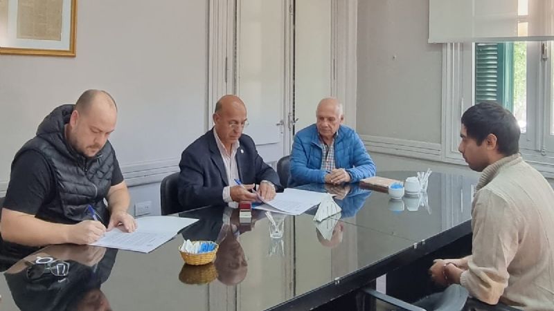 Alumnos de la UNCA suman experiencia en el sector privado