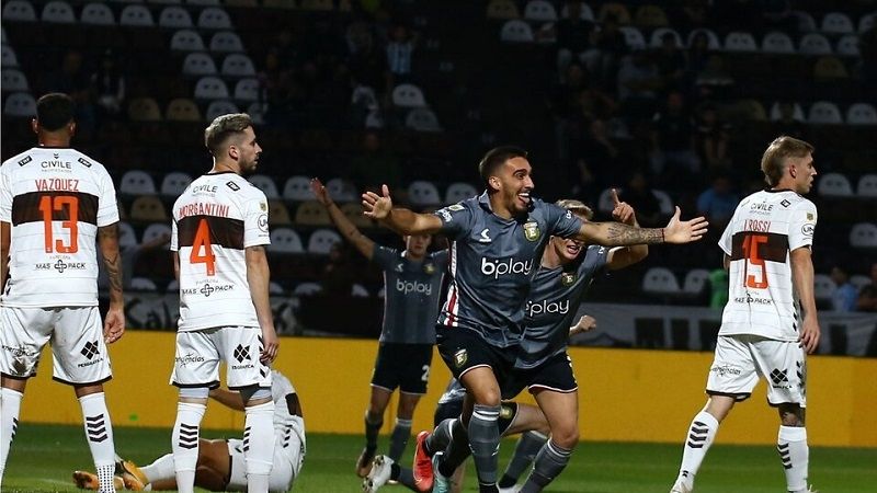 Estudiantes ganó y dejó a Platense en zona roja