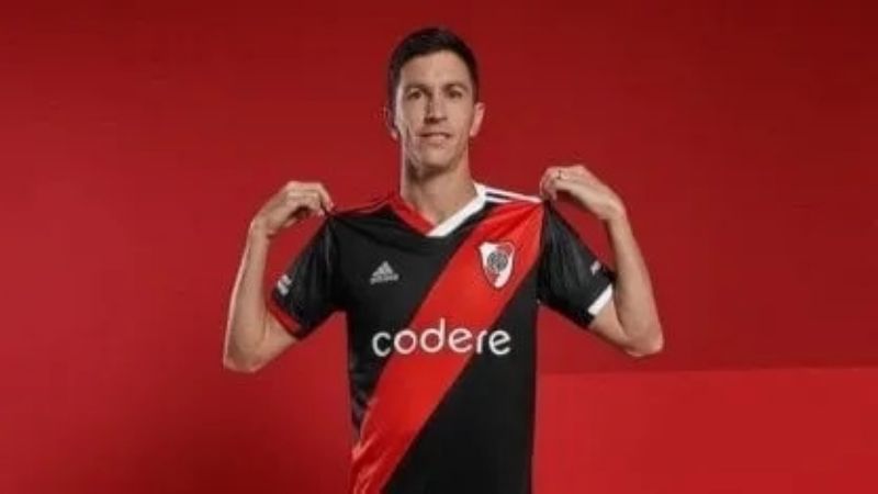 Furor en River con la nueva camiseta suplente