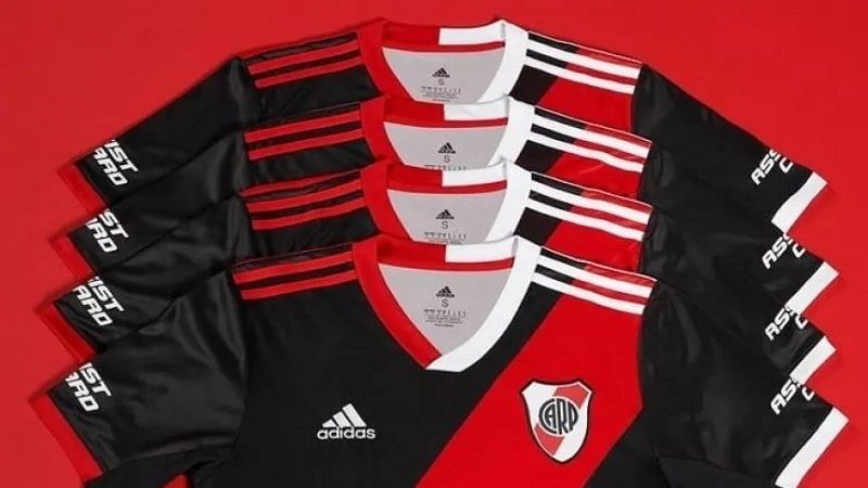 Furor en River con la nueva camiseta suplente
