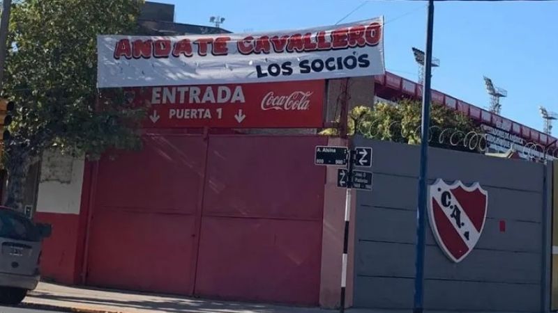 En el “Rojo”, ahora piden la renuncia de Cavallero