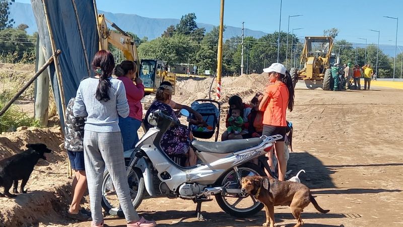 Se paralizó obra en el camino de la Virgen por reclamo vecinal