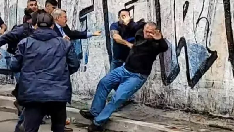 Compañeros de un chofer asesinado agredieron a Berni