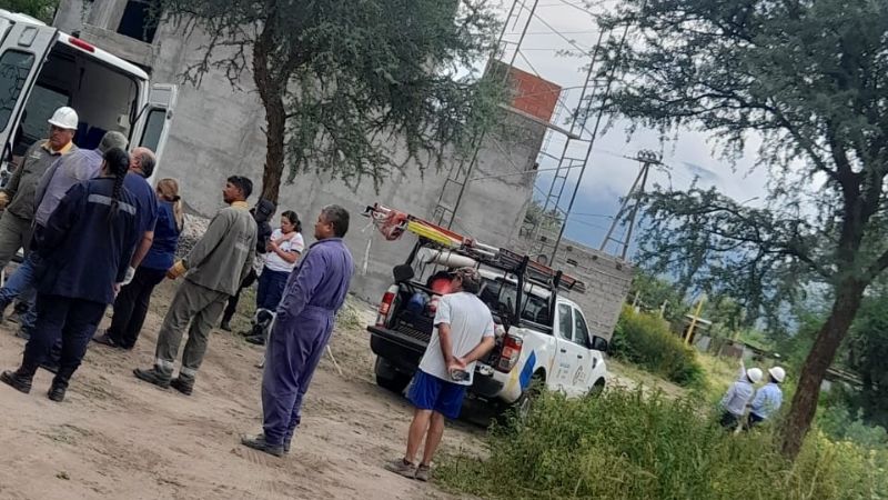 Fray Mamerto Esquiú: obreros recibieron una descarga eléctrica