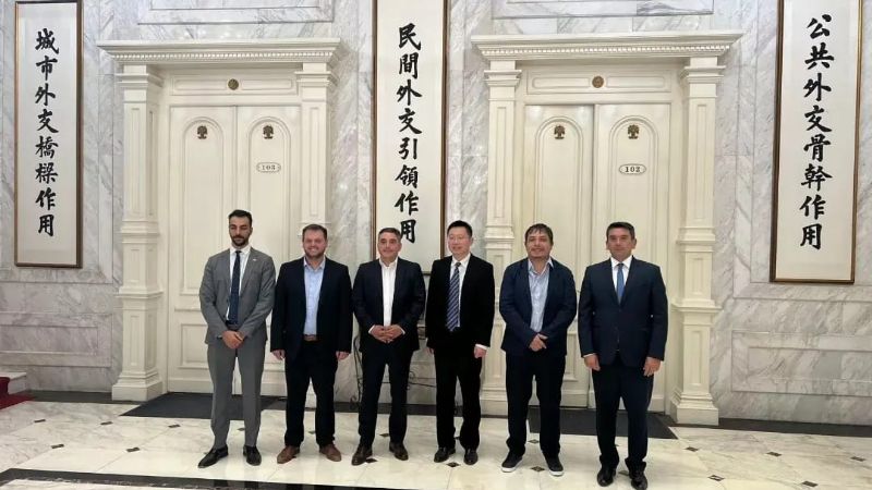 Intendentes se reunieron con la Asociación de Amistad del Pueblo Chino 