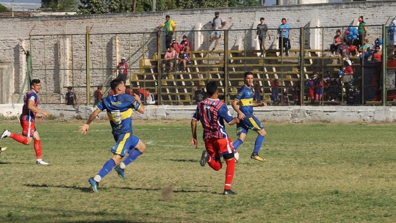 “Poli” empató con el “Santo” y dejó solo a “Ferro”, arriba