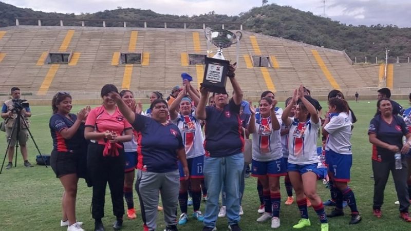 Estrella del Sur (SM) campeón Provincial Femenino