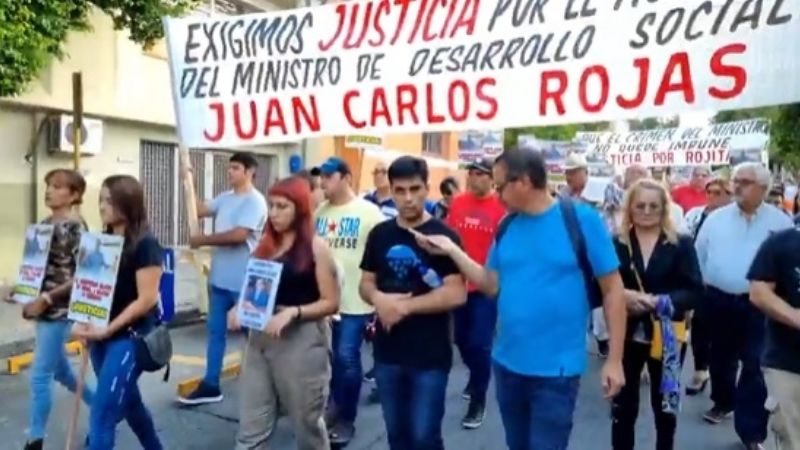 Marcharon por "Rojitas"