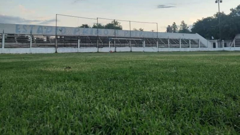 Las Chacras instaló el riego y sigue con obras