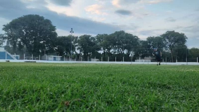 Las Chacras instaló el riego y sigue con obras