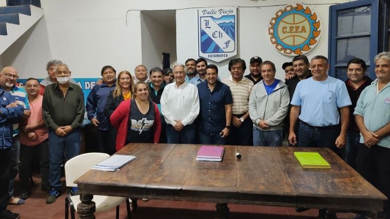 Chazarreta y Sarmiento, vices de Cisternas, en Las Chacras