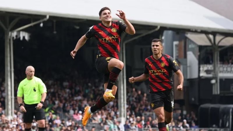 Golazo de Julián y punta para Manchester City