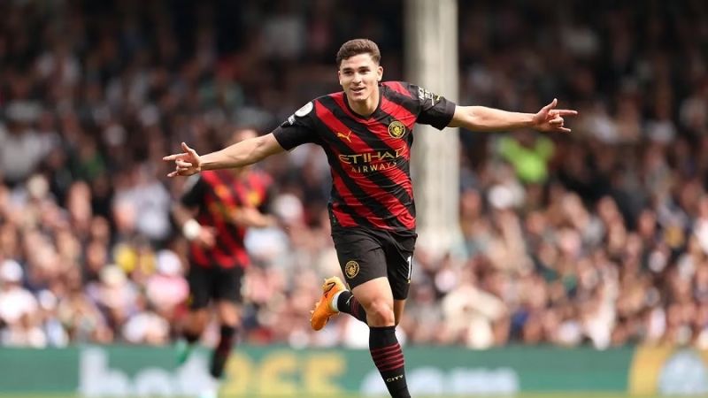 Golazo de Julián y punta para Manchester City