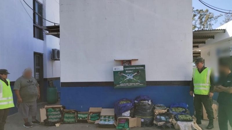 Incautan más de 128 kilos de coca y 57 astas de ciervo