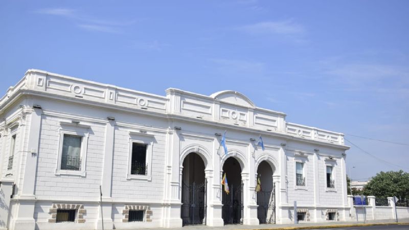 Manifestación frente a la Municipalidad: vecinos exigieron trabajo genuino