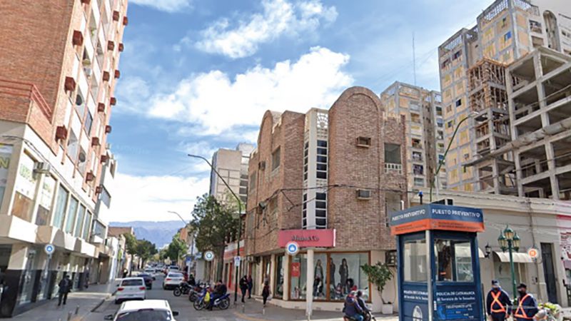 Choque en Sarmiento y Esquiú