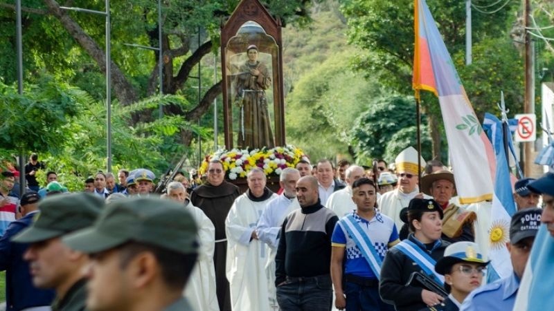 Urbanc le pidió a los candidatos que se pongan al servicio de la Patria con "desinterés"
