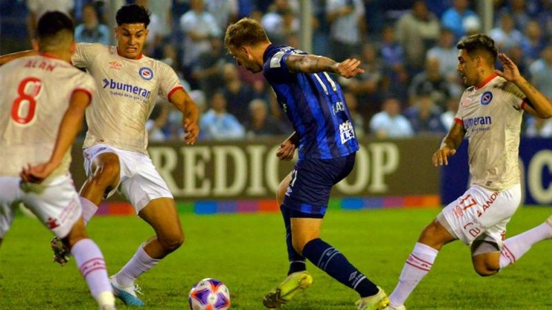 Triunfazo del “Bicho” en Tucumán; el “Globo” y el “Tomba”, iguales