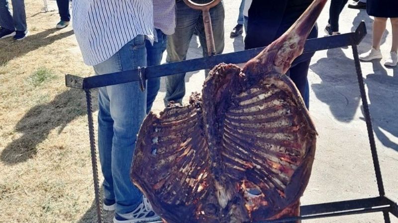 Gastronomía, música, actividad ganadera y tecnología en la muestra productiva