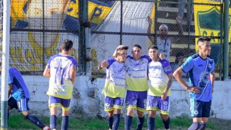 Policial goleó a Salta y quedó solo arriba