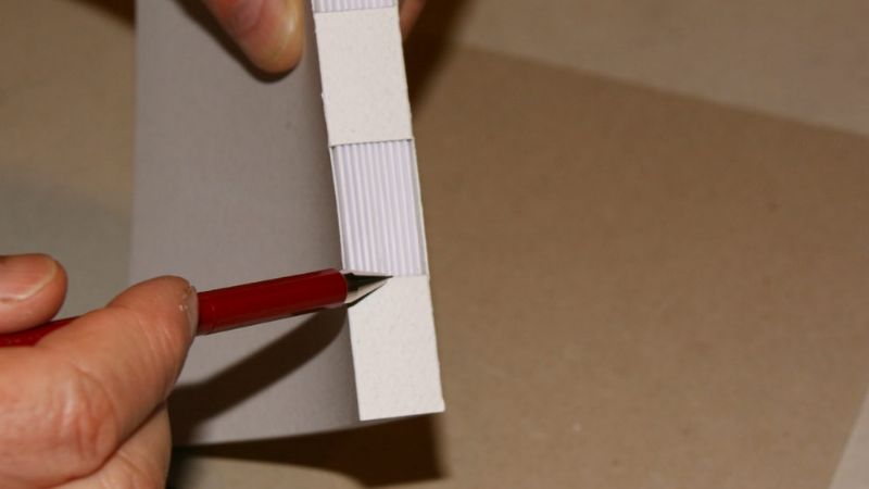 Taller de encuadernación artesanal: en La Ramona enseñarán la técnica del ojal a la vista