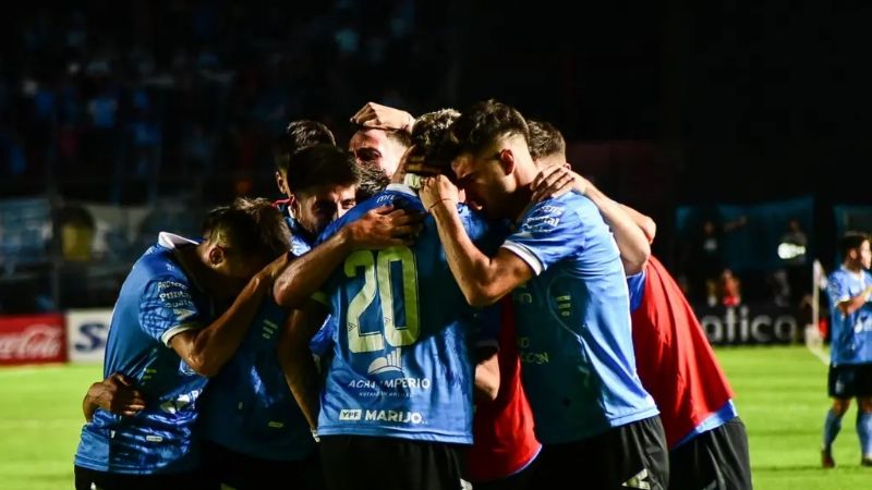 Estudiantes de Río Cuarto eliminó a Atlético Tucumán