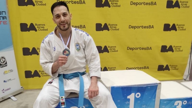 Plata para Carrizo en el Metropolitano de Karate