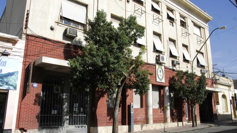 Manifestación frente al Correo: reclaman el cobro de asignaciones