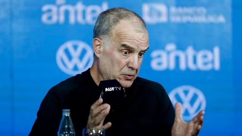 Bielsa fue presentado como DT de Uruguay