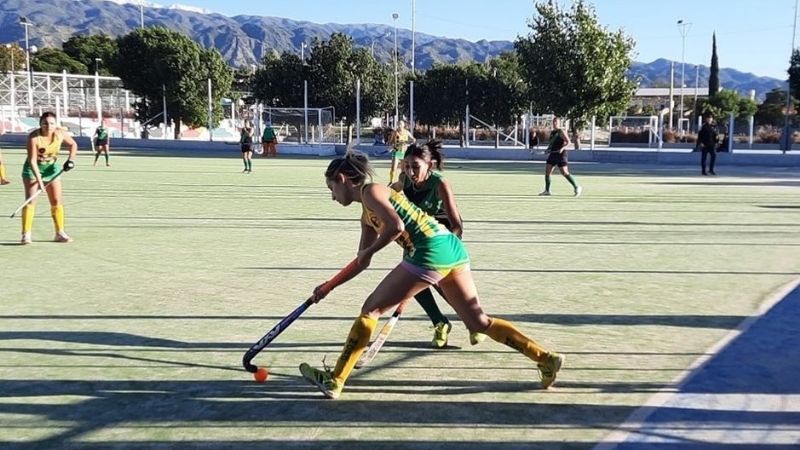 Avanza el torneo de Hockey por los “50 años el Círculo”